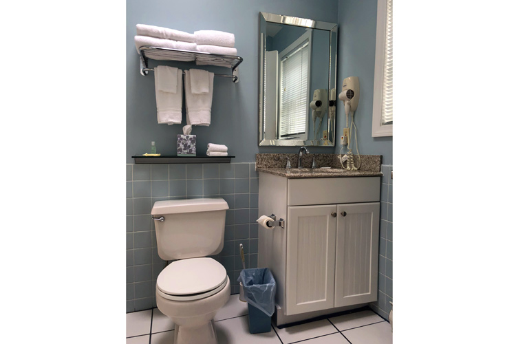 Large Studio bathroom